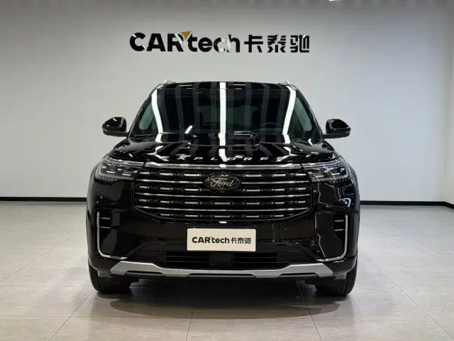 Ford Explorer — Фото автомобиля 3