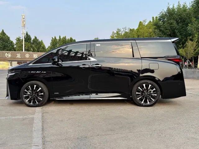 Toyota Vellfire — Фото автомобиля 3