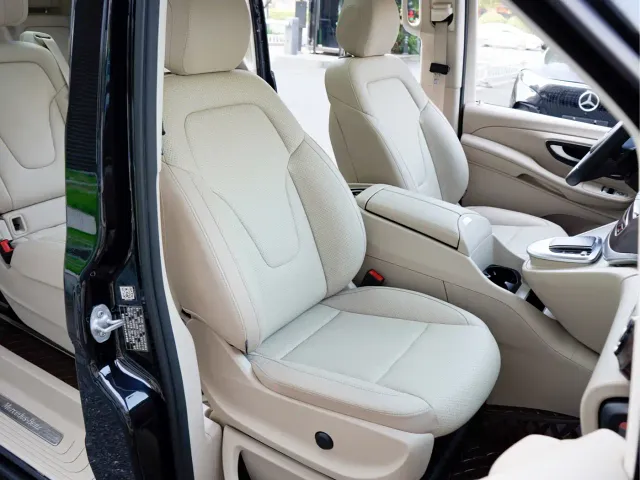 Mercedes-Benz V-Class — Фото автомобиля 21