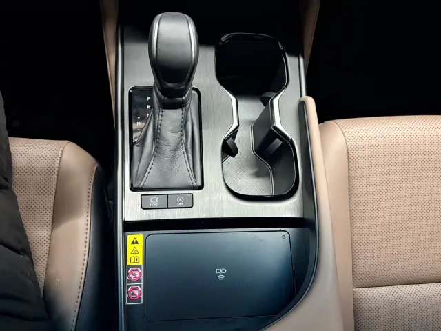 Lexus ES — Фото автомобиля 12