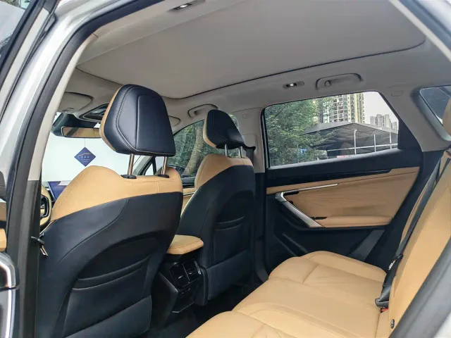 Geely Boyue L — Фото автомобиля 26
