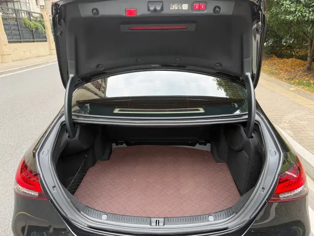 Mercedes-Benz E-Class — Фото автомобиля 12