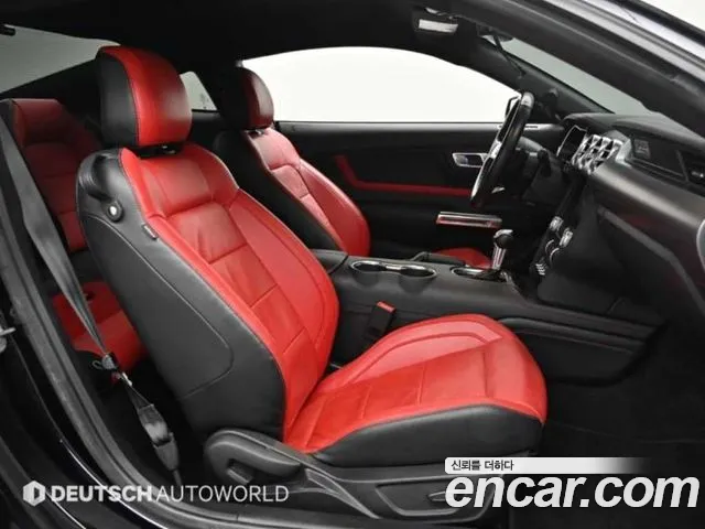 Ford Mustang — Фото автомобиля 10
