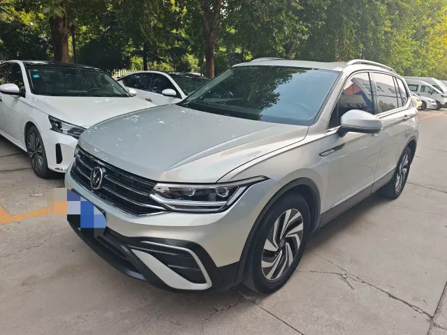 Фотография автомобиля — Volkswagen Tiguan L
