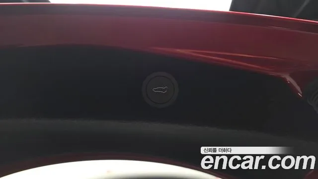 Tesla Model 3 — Фото автомобиля 8