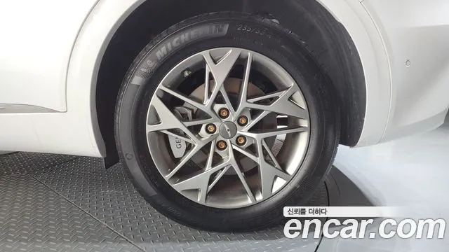 Genesis GV70 2.5T Бензин AWD — Фото автомобиля 16