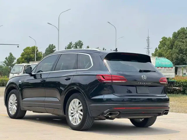 Volkswagen Touareg 2022 2.0TSI Rui Shang Edition — Фото автомобиля 3