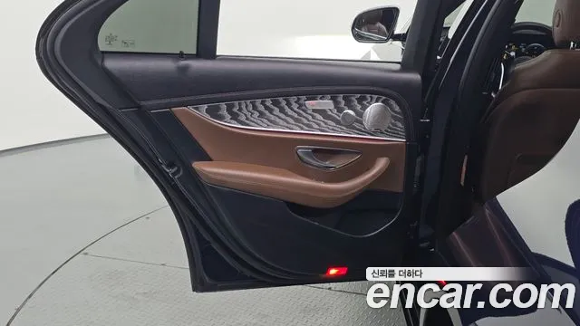 Mercedes-Benz E-Class W213 — Фото автомобиля 25