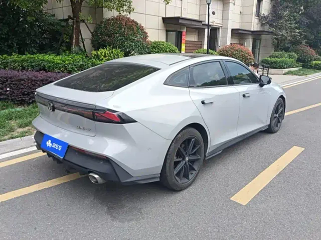 Changan UNI-V — Фото автомобиля 3