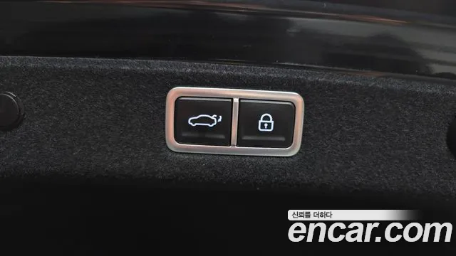Hyundai Grandeur Grandeur (GN7) 2.5 Бензин 2WD — Фото автомобиля 20