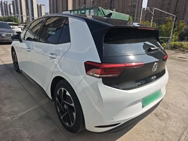Volkswagen ID.3 — Фото автомобиля 4