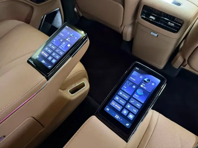 BYD U8L — Фото автомобиля 21
