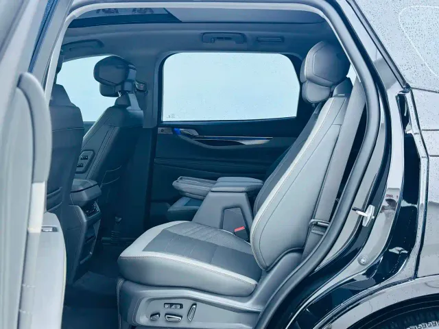 Ford Edge — Фото автомобиля 14