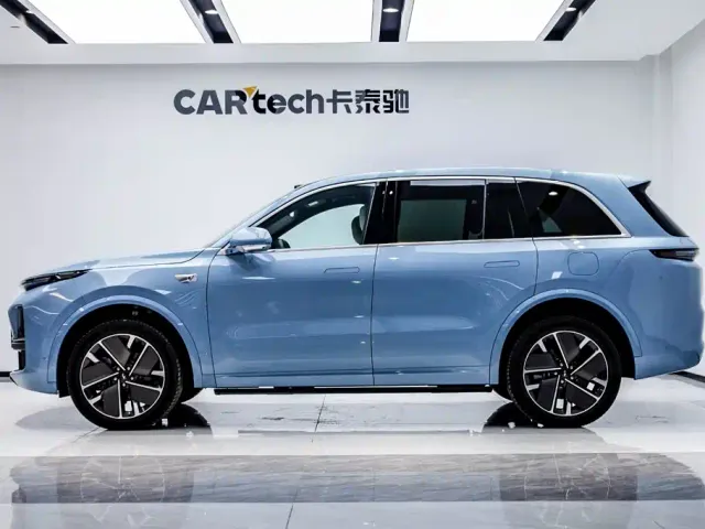 Li Auto L8 — Фото автомобиля 4