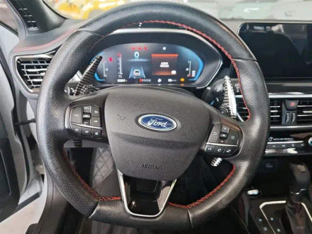 Ford Focus — Фото автомобиля 10