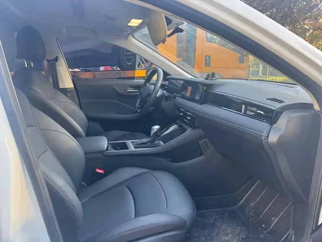 Roewe i5 — Фото автомобиля 7