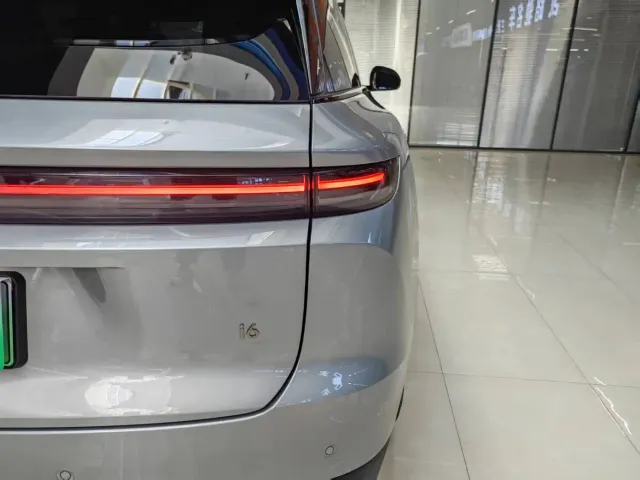 Li Auto i6 — Фото автомобиля 24