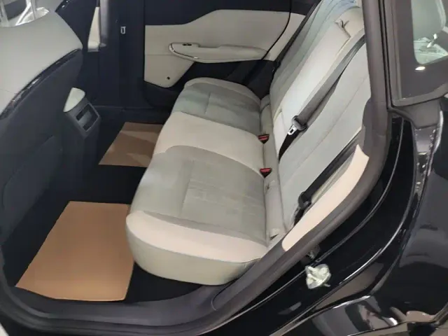 Voyah Auto Voyah Zhiyin 2024 Long Range Super Charging Edition — Фото автомобиля 16