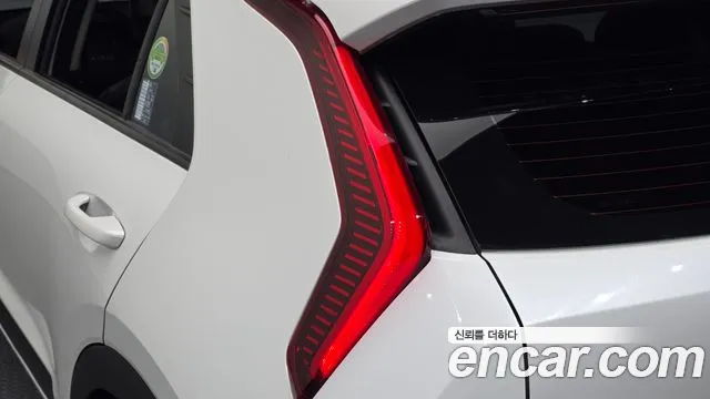 Kia Niro — Фото автомобиля 8