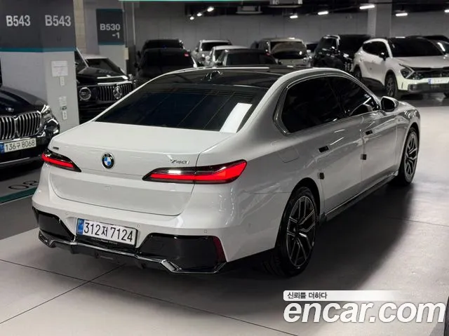 BMW 7 Series G70 — Фото автомобиля 4