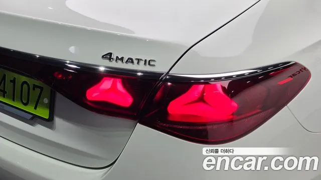 Mercedes-Benz E-Class — Фото автомобиля 18