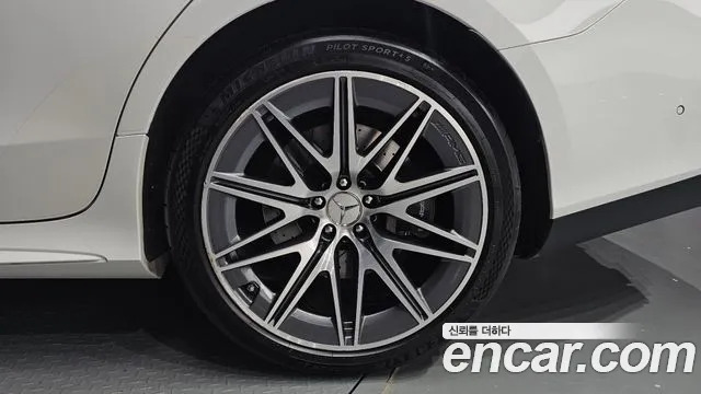 Mercedes-Benz AMG GT 4 двери 43 4MATIC+ — Фото автомобиля 16
