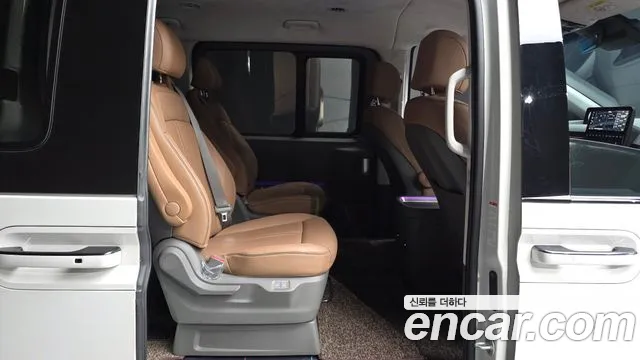 Hyundai Staria Staria Lounge 9 мест — Фото автомобиля 12