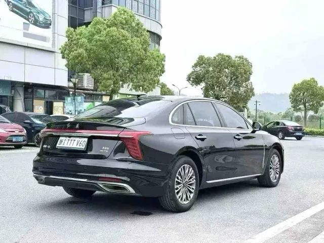 Hongqi H5 — Фото автомобиля 11