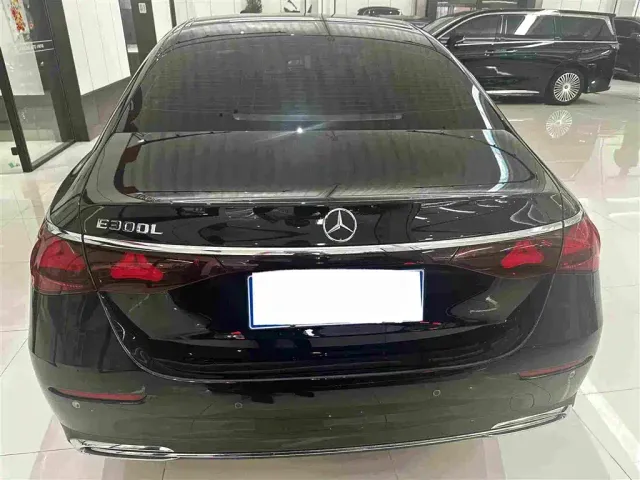 Mercedes-Benz E-Class — Фото автомобиля 21