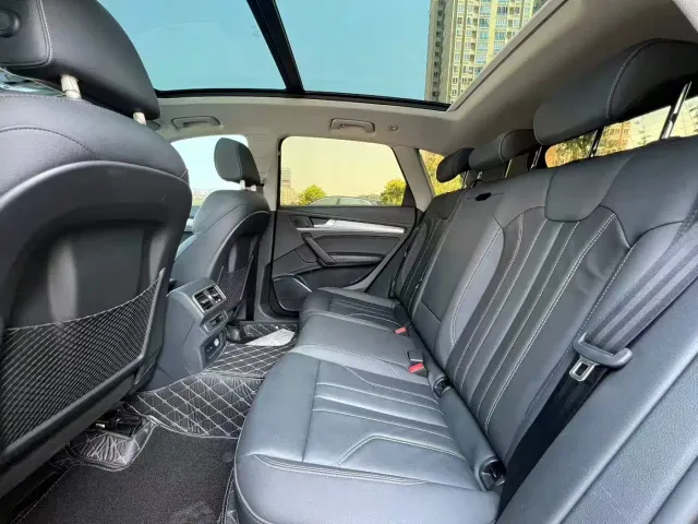 Audi Q5L — Фото автомобиля 5