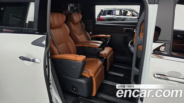 Toyota Alphard Generation 4 — Фото автомобиля 11