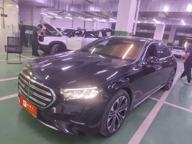 Фотография автомобиля — Mercedes-Benz E-Class