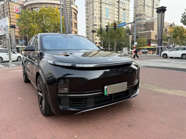 Li Auto L9 — Фото автомобиля 3