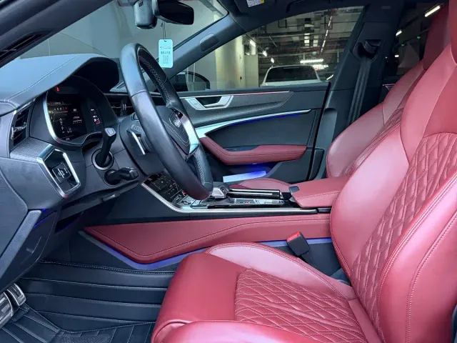 Audi A7L — Фото автомобиля 8