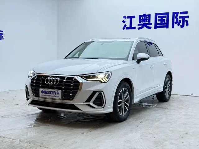 Фотография автомобиля — Audi Q3