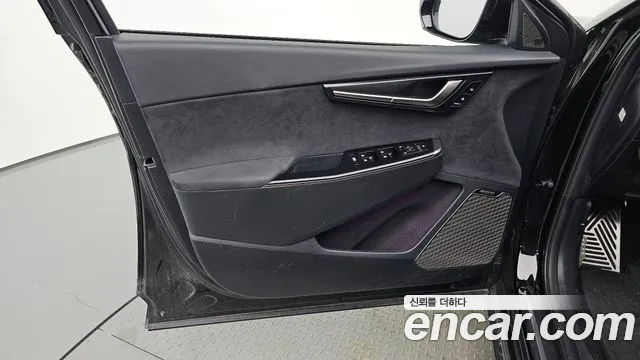 Kia EV6 — Фото автомобиля 13