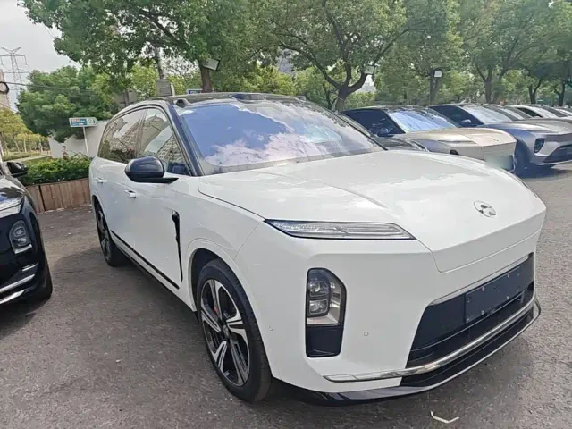 Nio ES8 — Фото автомобиля 3