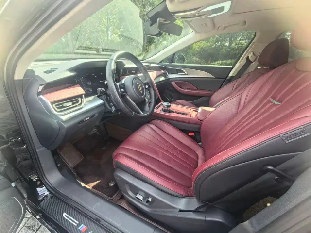 Hongqi H5 — Фото автомобиля 8