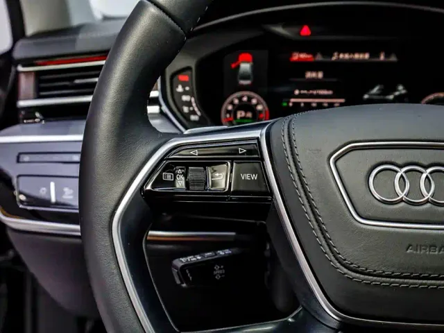 Audi A8 — Фото автомобиля 27
