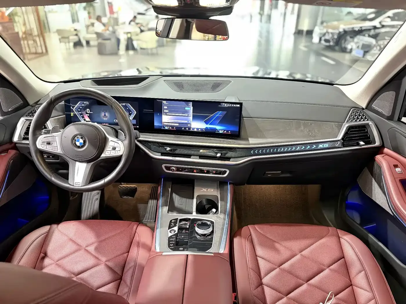 BMW BMW X5 2023 xDrive 30Li Premium M Sport Black Night Package — Фото автомобиля 6