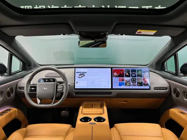 Li Auto i8 — Фото автомобиля 9