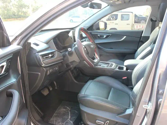 Chery Tiggo 8 — Фото автомобиля 14