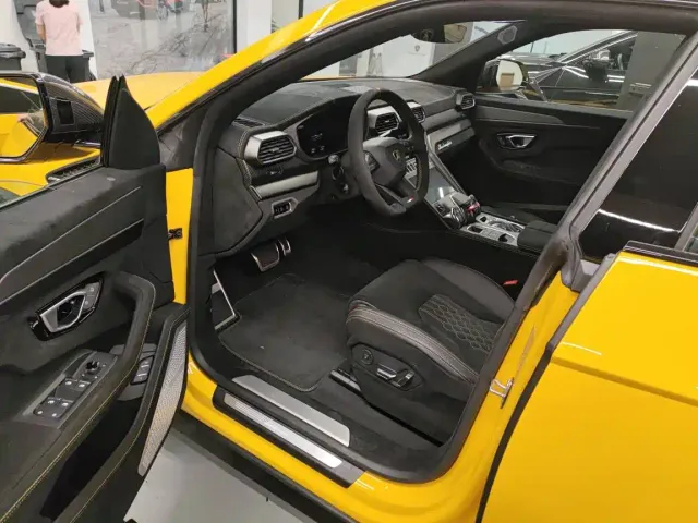 Lamborghini Urus — Фото автомобиля 15