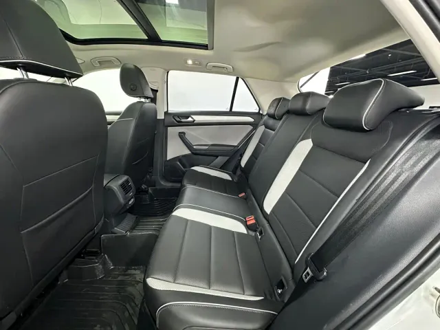 Volkswagen T-Roc — Фото автомобиля 10