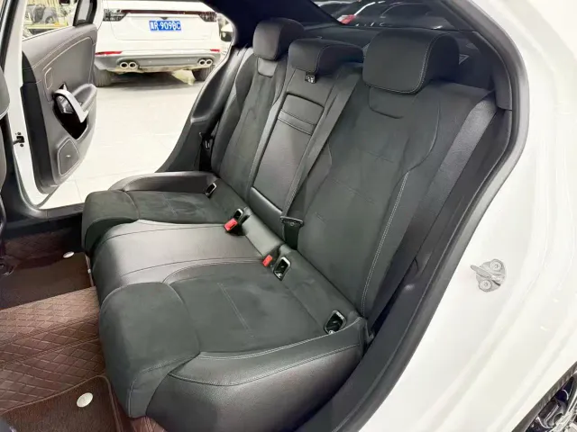 Mercedes-Benz A-Class — Фото автомобиля 13