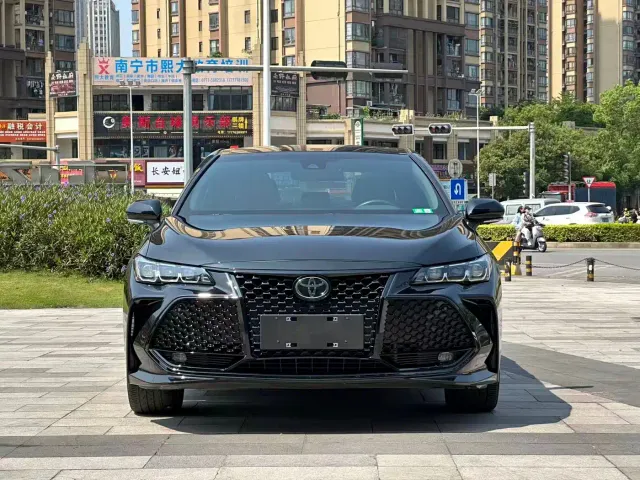 Toyota Avalon — Фото автомобиля 2