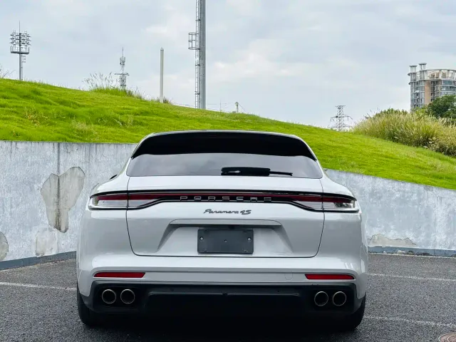 Porsche Panamera — Фото автомобиля 10