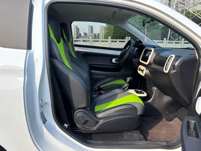 Roewe Clever — Фото автомобиля 5