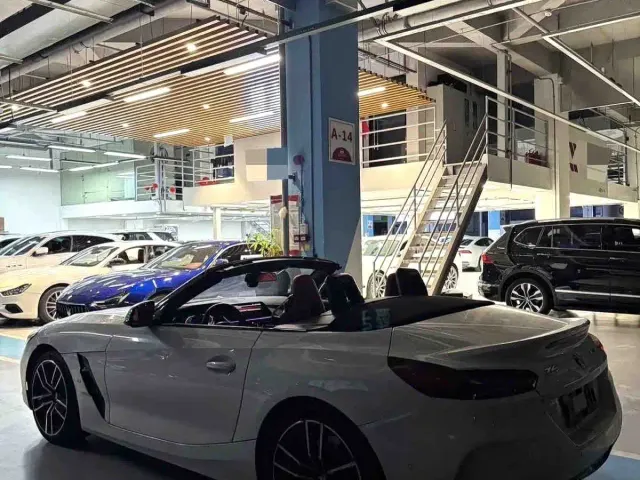 BMW Z4 — Фото автомобиля 4