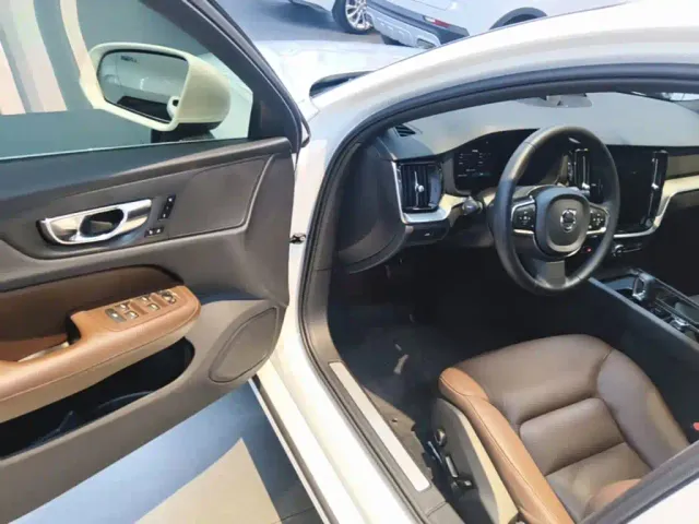 Volvo S60 — Фото автомобиля 15